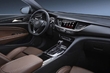 Pregled novega liftbacka Opel Insignia fotografija 4