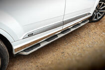 Audi Q7 2015–2026 Stranske stopnice OEM V1 (2 kosa, aluminij) fotografija 2