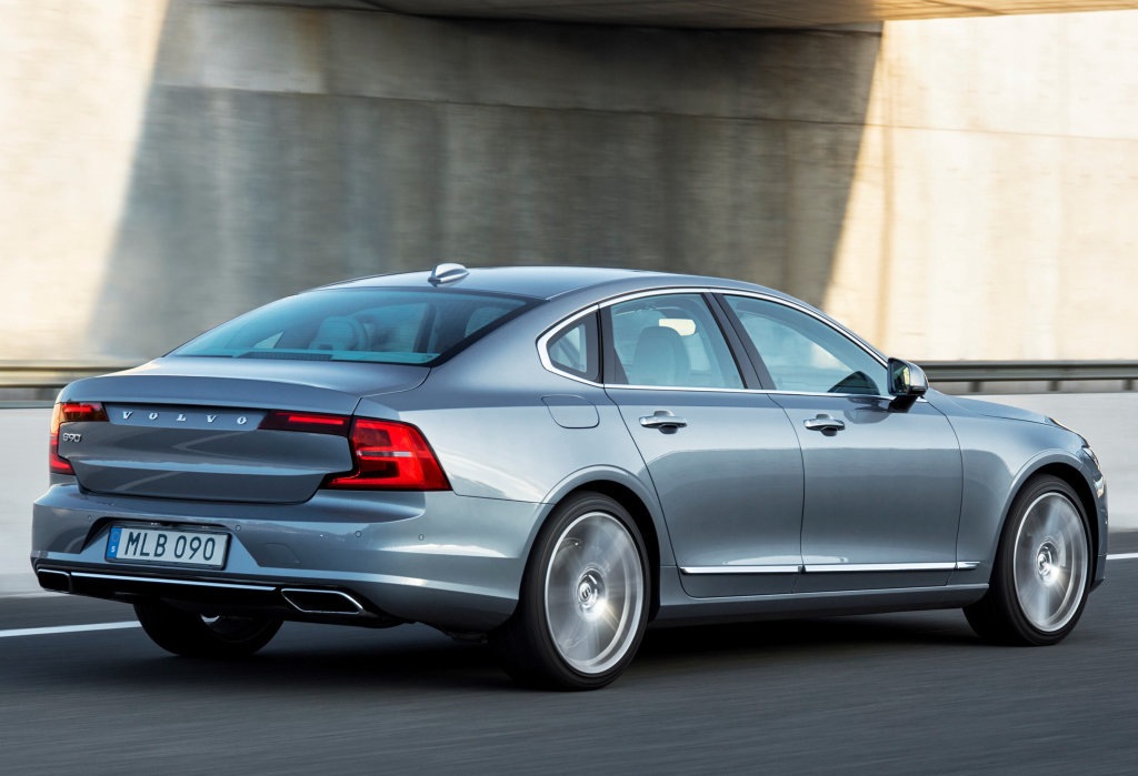 Pregled Volvo S90 za modelno leto 2017