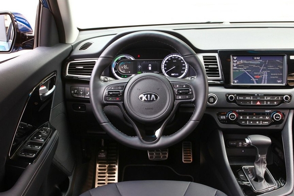 Ukrajincem ponujajo hibridni križanec Kia Niro po nižji ceni