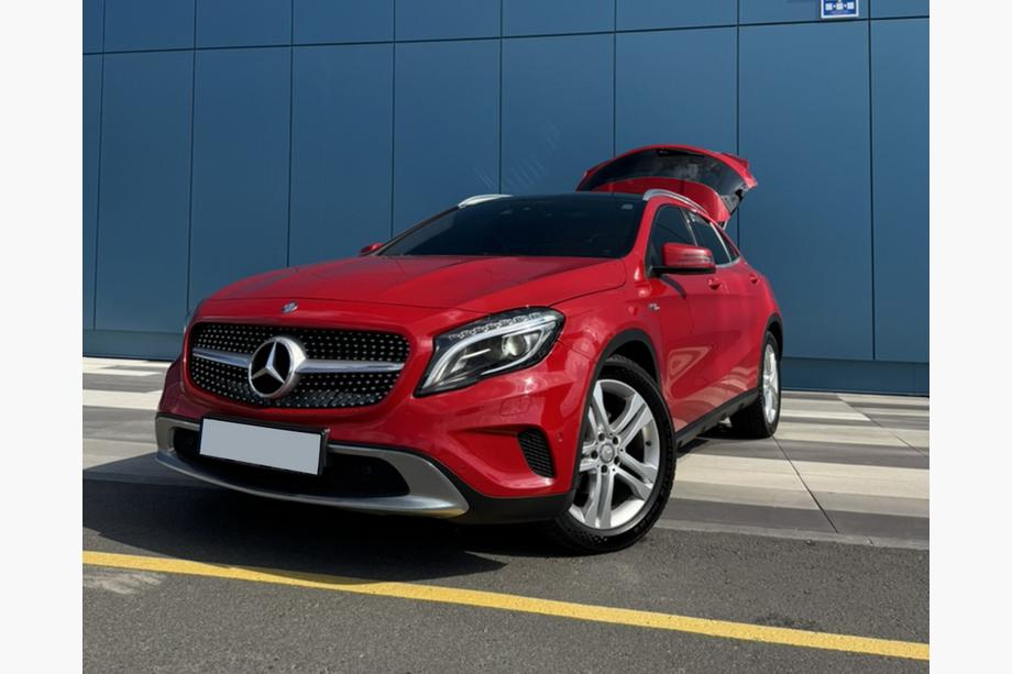 Mercedes GLA X156 2014–2019 Sprednja maska hladilnika Diamond Silver (2014-2016) Image