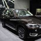 BMW X5 F15 2013–2018 Integrirani strešni nosilci (relingi) kromirani OEM (aluminij, montaža z lepljenjem) fotografija 2