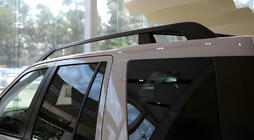 Land Rover Freelander II 2006–2014 Originalne strešne sani (2 kos) fotografija 3