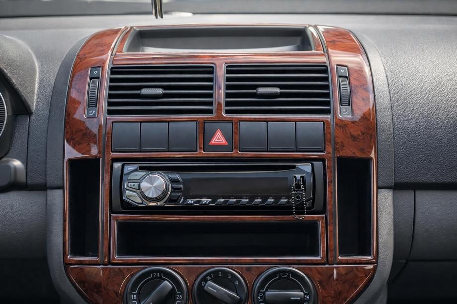 Volkswagen Polo 2001–2009 Obloge armaturne plošče (2001-2005) Karbon Image