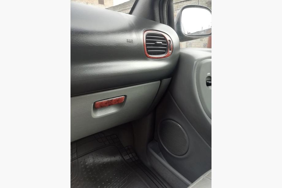 Chrysler Voyager 2001–2007 Obloge armaturne plošče (Meric) Les Fotografija 4