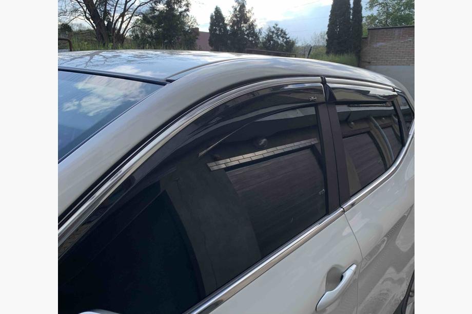 Nissan Qashqai 2014–2021 Vetrni deflektorji oken s kromirano letvico (Niken, 4 kos) Image