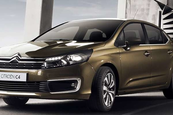 Pregled posodobljenega Citroen C4