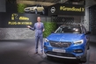 Opel je predstavil svoj prvi hibridni avtomobil fotografija 1