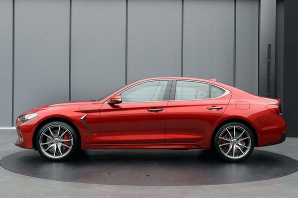 Korejci predstavili glavnega konkurenta BMW 3-Series