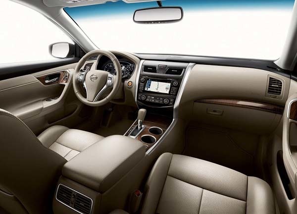 Pregled limuzine Nissan Teana
