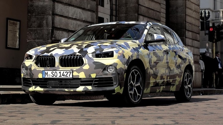 V Milanu so pokazali novi križanec-kupe BMW X2