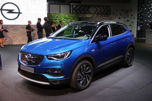 Pregled novega križanca Opel Grandland X