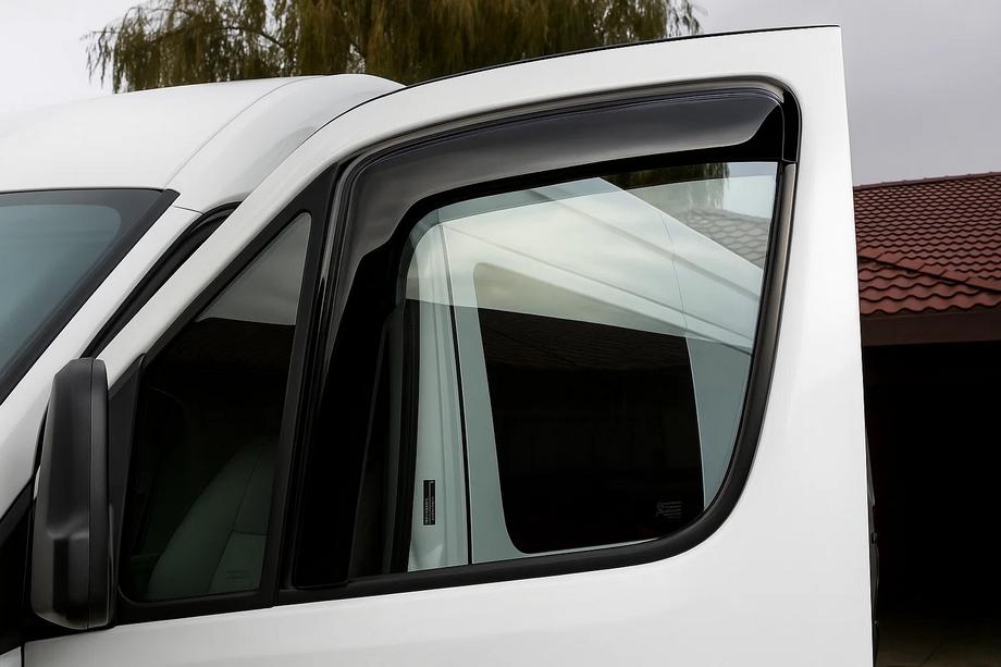 Mercedes Sprinter W906 2006–2018 Lepljeni vetrni deflektorji za okna (2 kos, HIC) Fotografija 1