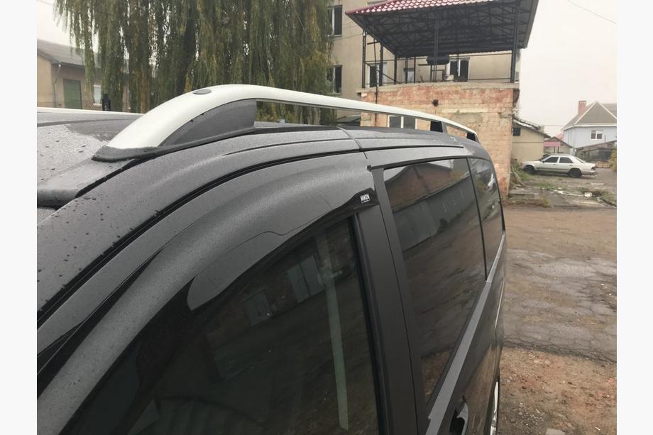 Mercedes Vito W639 2004–2014 Sive strešne vzdolžne letve Skyport (iz polne kovine) Srednja medosna razdalja (LONG) Fotografija 4