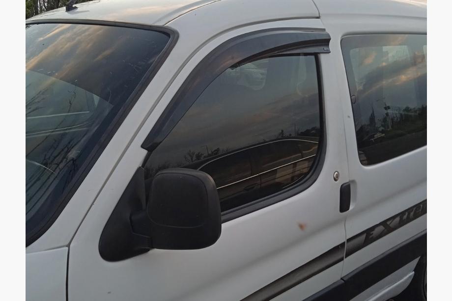 Citroen Berlingo 1996–2008 Vetrni deflektorji oken (2 kos, Sunplex Sport) Fotografija 3