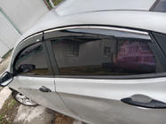 Hyundai Accent 2011–2017 Deflektorji oken s kromirano letvijo SD (4 kosi, Niken) fotografija 3