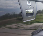 Nissan Navara 2006–2015 Obloga ročaja prtljažnika (nerjaveče jeklo) fotografija 2