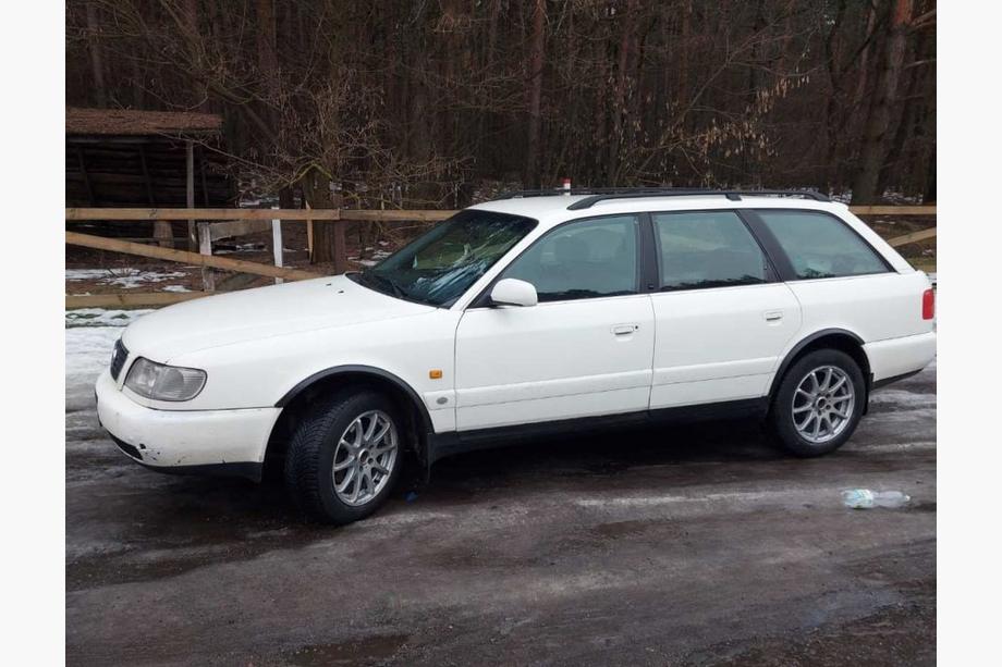 Audi A6 C4 1994–1997 Obrobe kolotekov (4 kosi, črne) Image