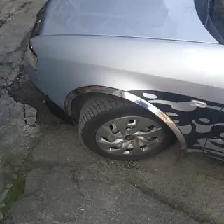 Nerjaveče obrobe blatnikov (4 kosi) fotografija 1