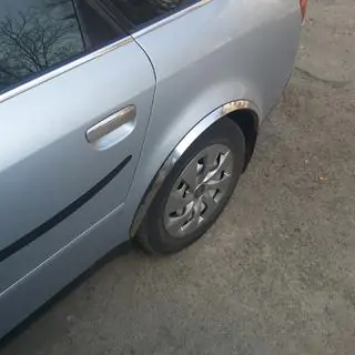 Nerjaveče obrobe blatnikov (4 kosi) fotografija 3