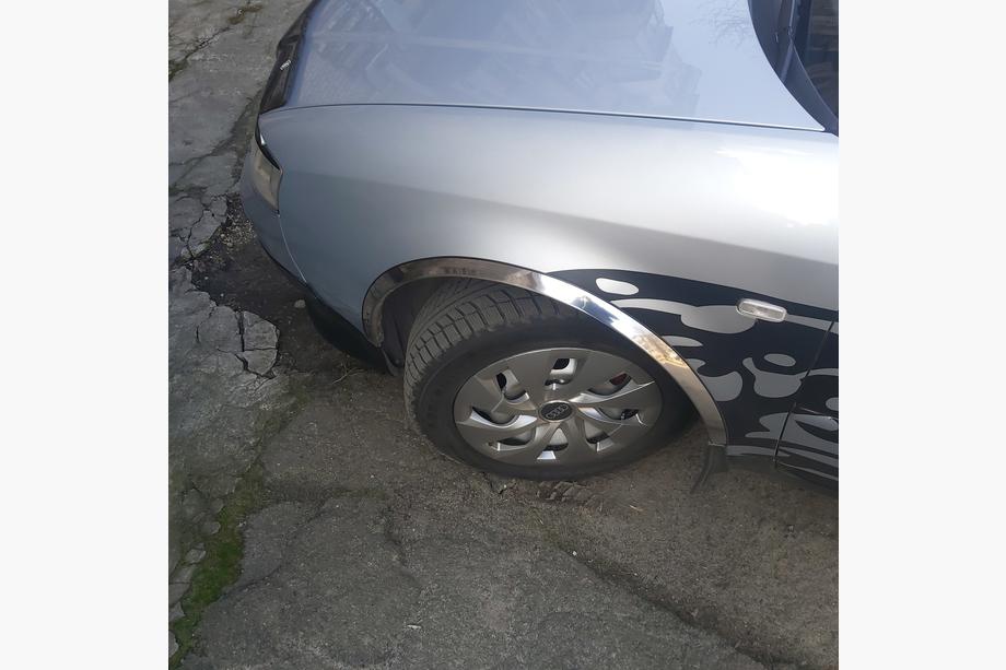 Audi A6 C5 1997–2001 Nerjaveče obrobe blatnikov (4 kosi) Image