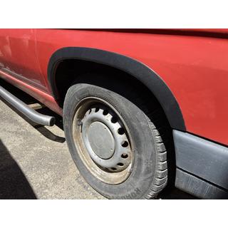 Obrobe kolotekov (4 kosi, črne) Mercedes Vito W638 1996–2003 fotografija 1