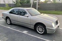 Mercedes E-class W210 1995–2002 Obrobe kolotekov (4 kosi, črne) fotografija 1