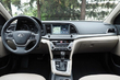 Pregled limuzine Hyundai Elantra šeste generacije fotografija 5