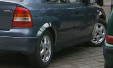 Opel Astra G Classic 1998–2012 Nerjaveče obrobe blatnikov (4 kosi) fotografija 2
