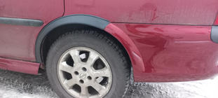 Opel Vectra B 1995–2002 Obrobe kolotekov (4 kosi, črne) ABS plastika fotografija 4