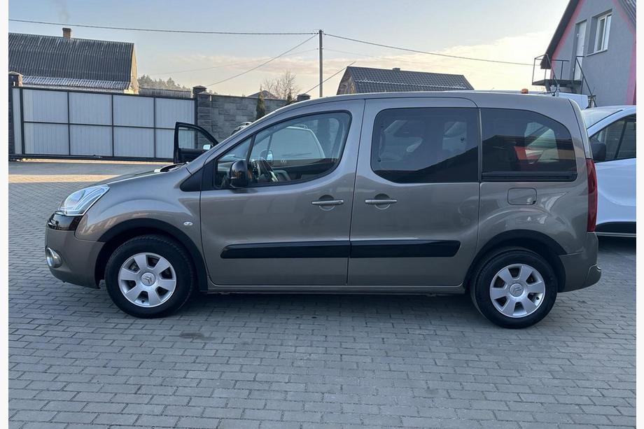 Peugeot Partner Tepee 2008–2018 Obrobe kolotekov (4 kosi, črne) XTR, 2 bočna vrata, kovina Fotografija 11