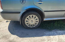 Skoda Octavia I Tour A4 1996–2010 Obrobe kolotekov (4 kosi, črne) Kovina fotografija 4