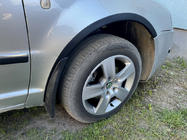 Skoda Superb 2001–2009 Obrobe kolotekov (4 kosi, črne) Kovina fotografija 4