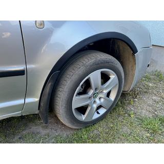 Obrobe kolotekov (4 kosi, črne) Skoda Superb 2001–2009 fotografija 4