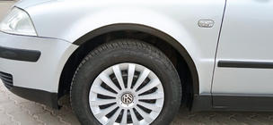 Volkswagen Passat B5 1997–2005 Obrobe kolotekov (4 kosi, črne) Karavan, 1996-2005, ABS fotografija 1
