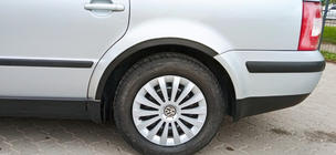 Volkswagen Passat B5 1997–2005 Obrobe kolotekov (4 kosi, črne) Karavan, 1996-2005, ABS fotografija 6