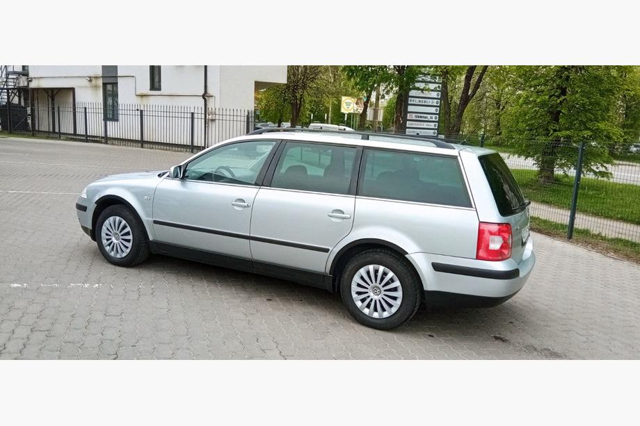 Volkswagen Passat B5 1997–2005 Obrobe kolotekov (4 kosi, črne) Limuzina, 2000-2006, ABS plastika Fotografija 9