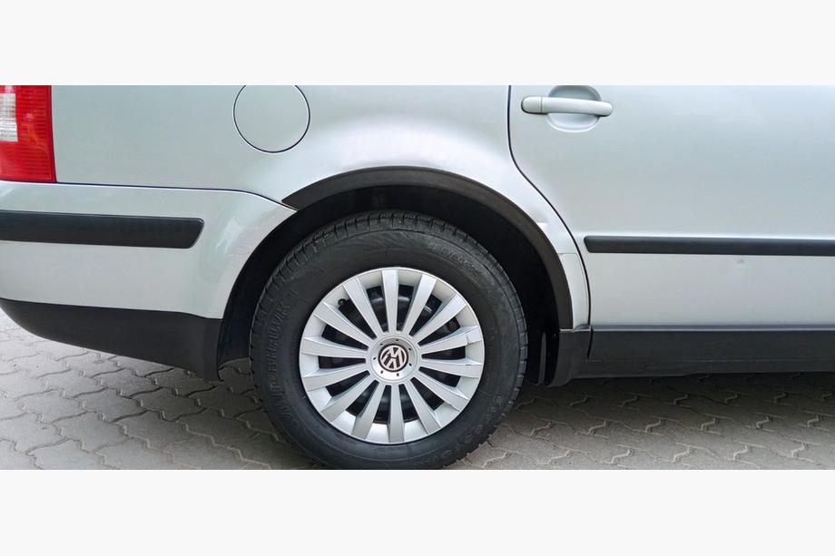 Volkswagen Passat B5 1997–2005 Obrobe kolotekov (4 kosi, črne) Limuzina, 2000-2006, ABS plastika Fotografija 11