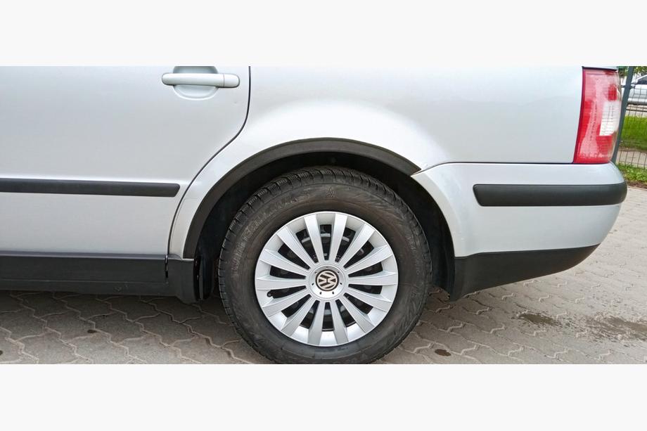 Volkswagen Passat B5 1997–2005 Obrobe kolotekov (4 kosi, črne) Limuzina, 2000-2006, ABS plastika Fotografija 6