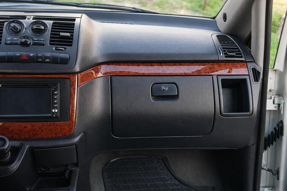 Mercedes Vito W639 2004–2014 Prekrivne letve za armaturno ploščo (Meric, trakovi) Image