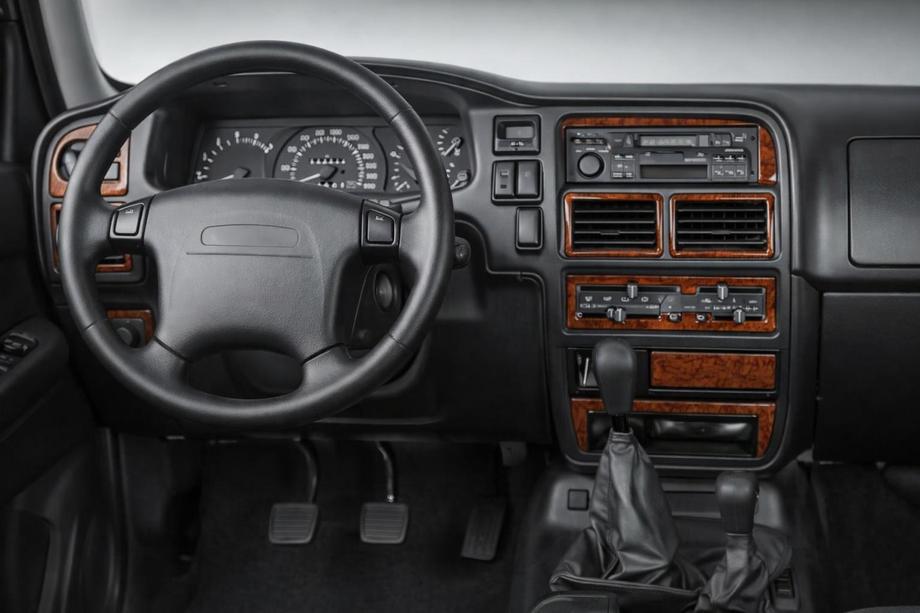 Opel Frontera 1991–1998 Obloge armaturne plošče Fotografija 1