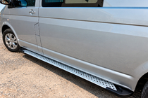 Volkswagen T5 2010–2015 Stranske stopnice tipa X5 (2 kosa, aluminij) Dolga medosna razdalja fotografija 1