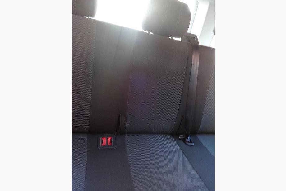 Volkswagen T5 Caravelle 2004–2010 Avtomobilske prevleke za sedeže (eko usnje in tkanina, Premium) Fotografija 8
