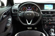 Pregled premijskega kombilimuzinskega modela Infiniti Q30 fotografija 7