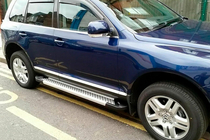 Volkswagen Touareg 2002–2010 Stranske stopnice Allmond Grey (2 kos, aluminij) fotografija 1