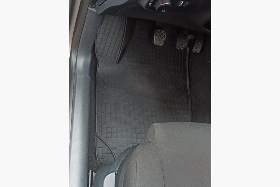 Seat Ibiza 2002–2009 Gumijasti avtomobilski tepihi za notranjost (4 kosi, Polytep) Image