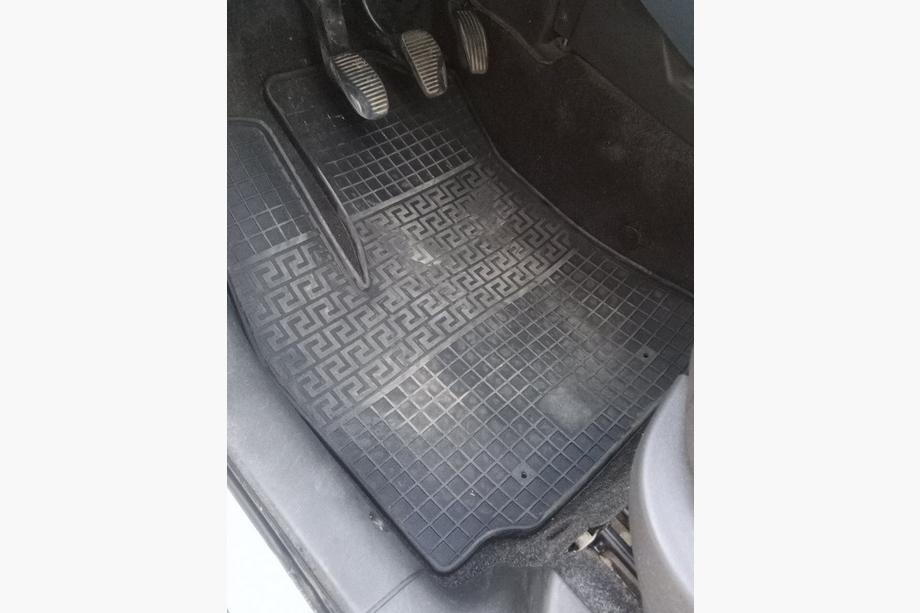 Fiat Doblo I 2005–2010 Gumijasti tepihi za notranjost (2 kosa, Polytep) Fotografija 2