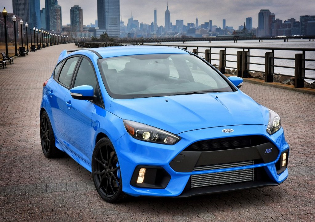 Pregled športne različice kombilimuzine Ford Focus RS