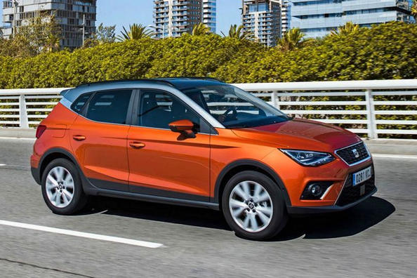Pregled novega križanca SEAT Arona