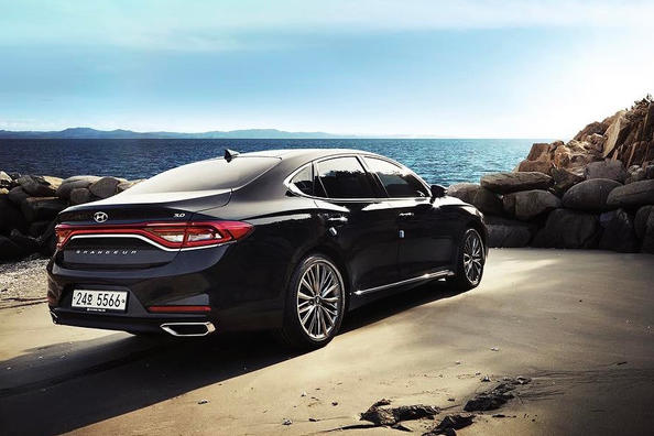 Pregled nove generacije paradne limuzine Hyundai Grandeur Fotografija 2